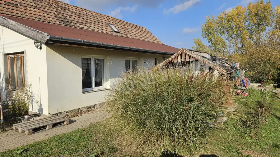 eladó családi ház, Etyek