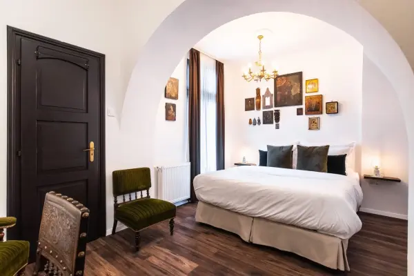 Eladó hotel, szálloda, Visegrád 20+3 szoba 820 m² 1406.2 M Ft