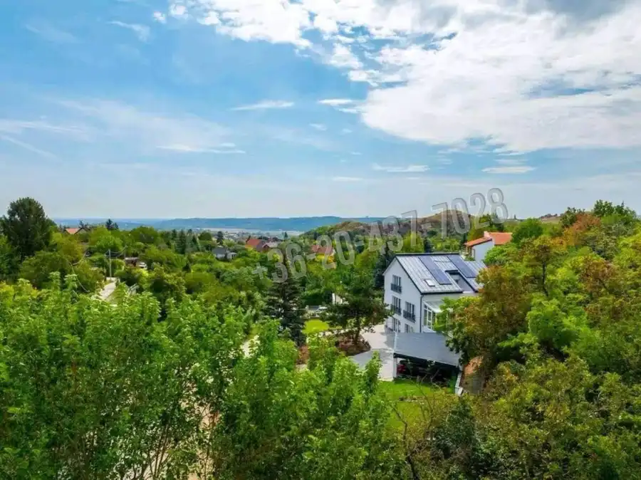 eladó újszerű családi ház, Budaörs
