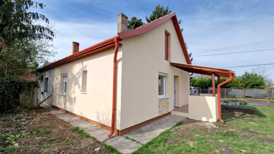 eladó újszerű ikerház, Kiskunlacháza