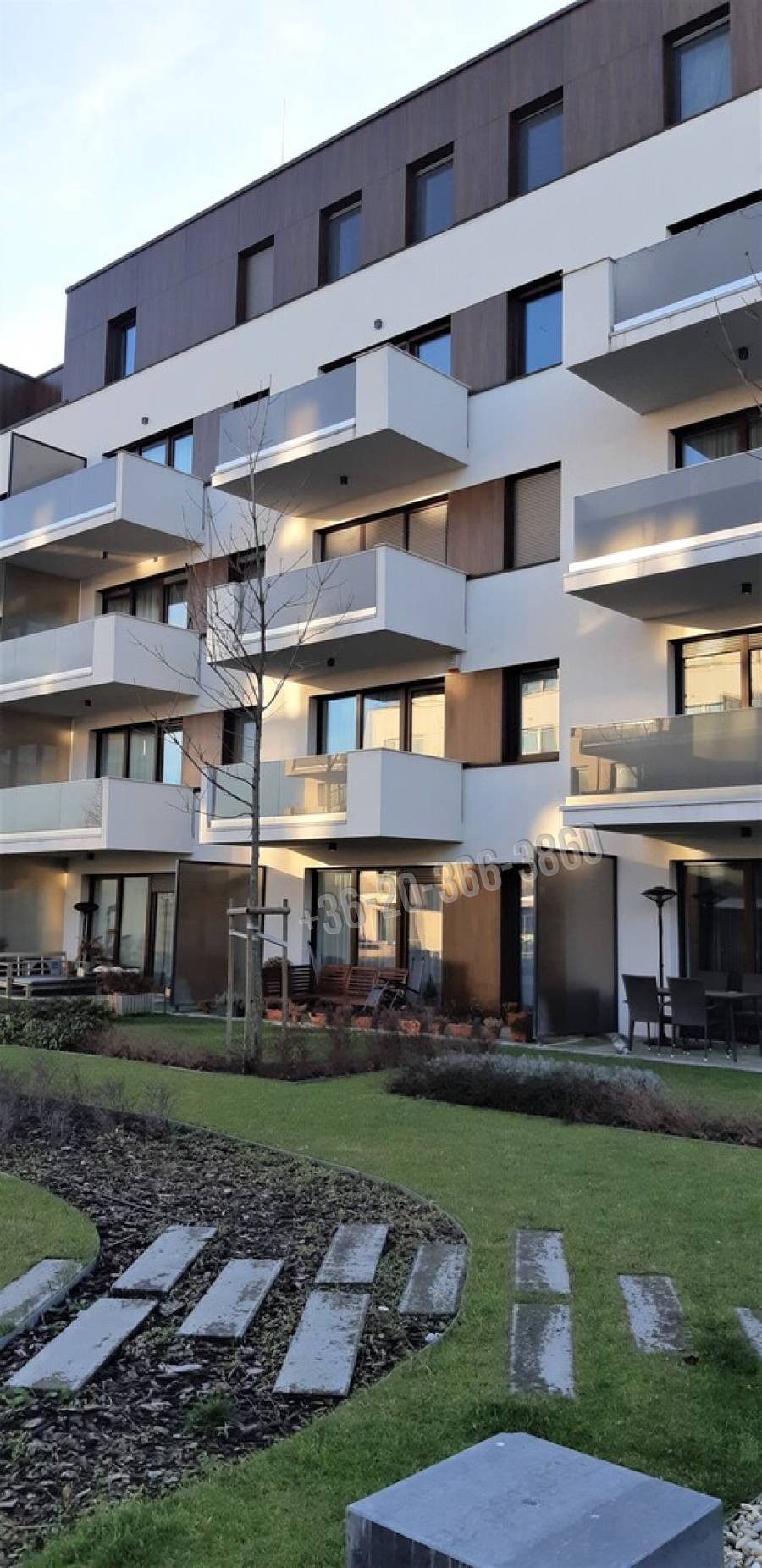 eladó újszerű téglalakás, Budapest, XI. kerület