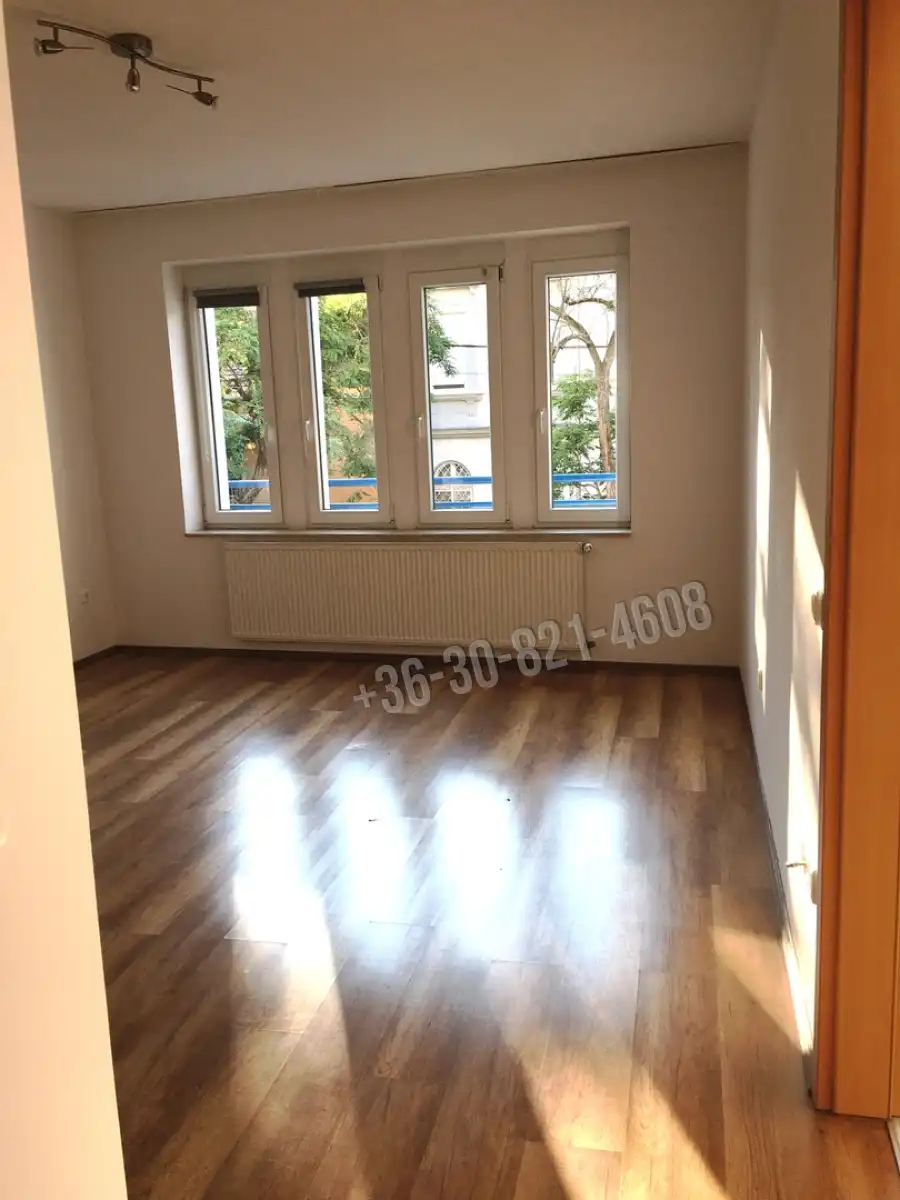 eladó újszerű téglalakás, Budapest, XIV. kerület