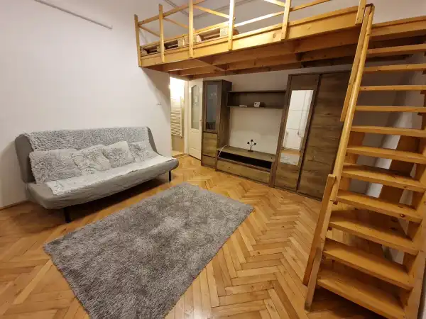 Kiadó téglalakás, Budapest, VI. kerület 1 szoba 28 m² 155 E Ft/hó